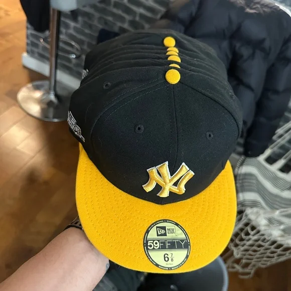 New Era Black and Yellow Cap fitted - Picture 1 of 4